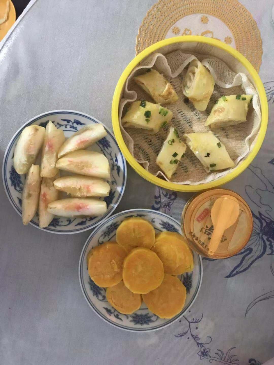 这个葱油饼香的要命！一咬就掉渣！