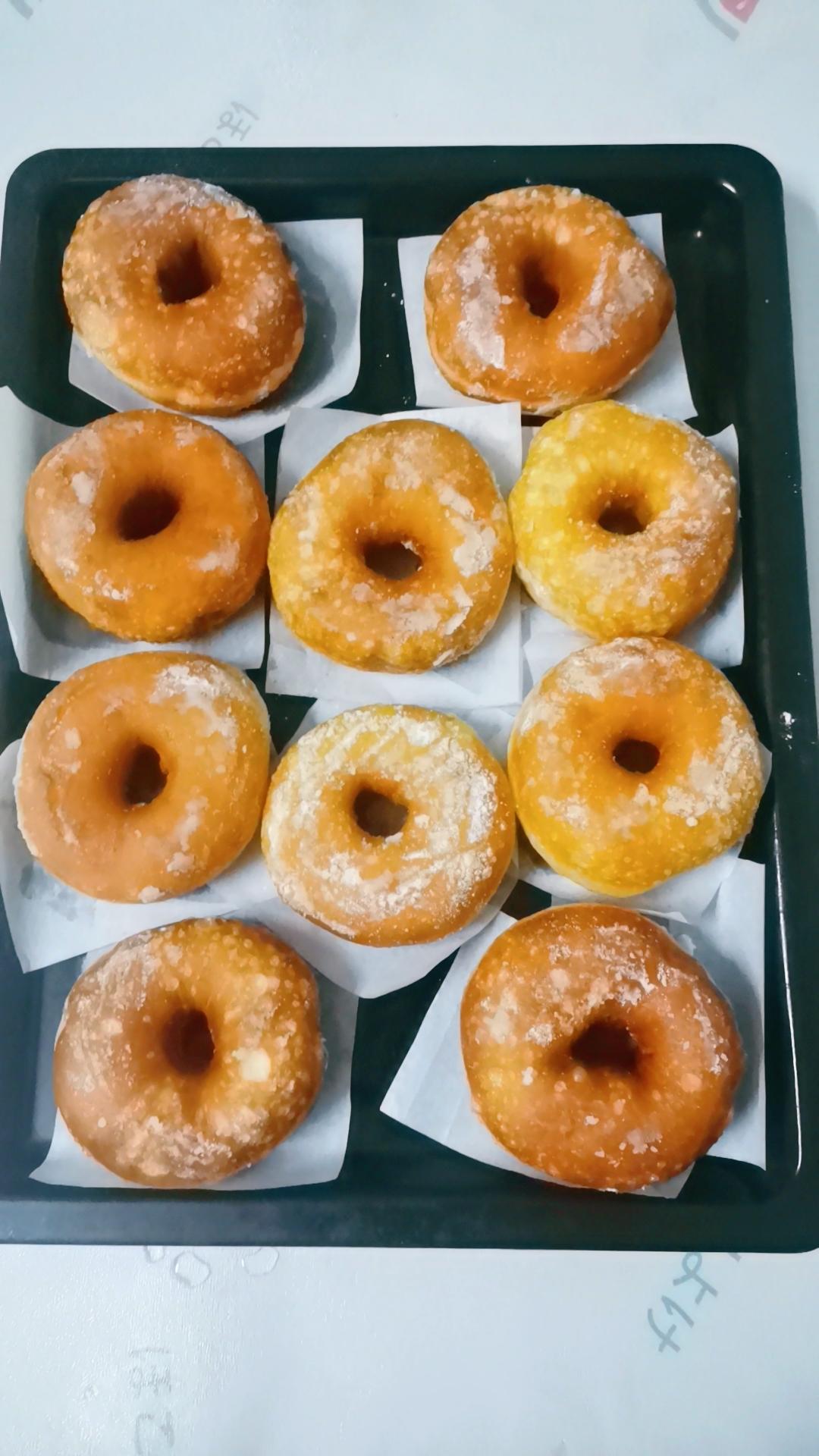 🍩超快手一小时低糖无需烤箱的甜甜圈（详细视频）