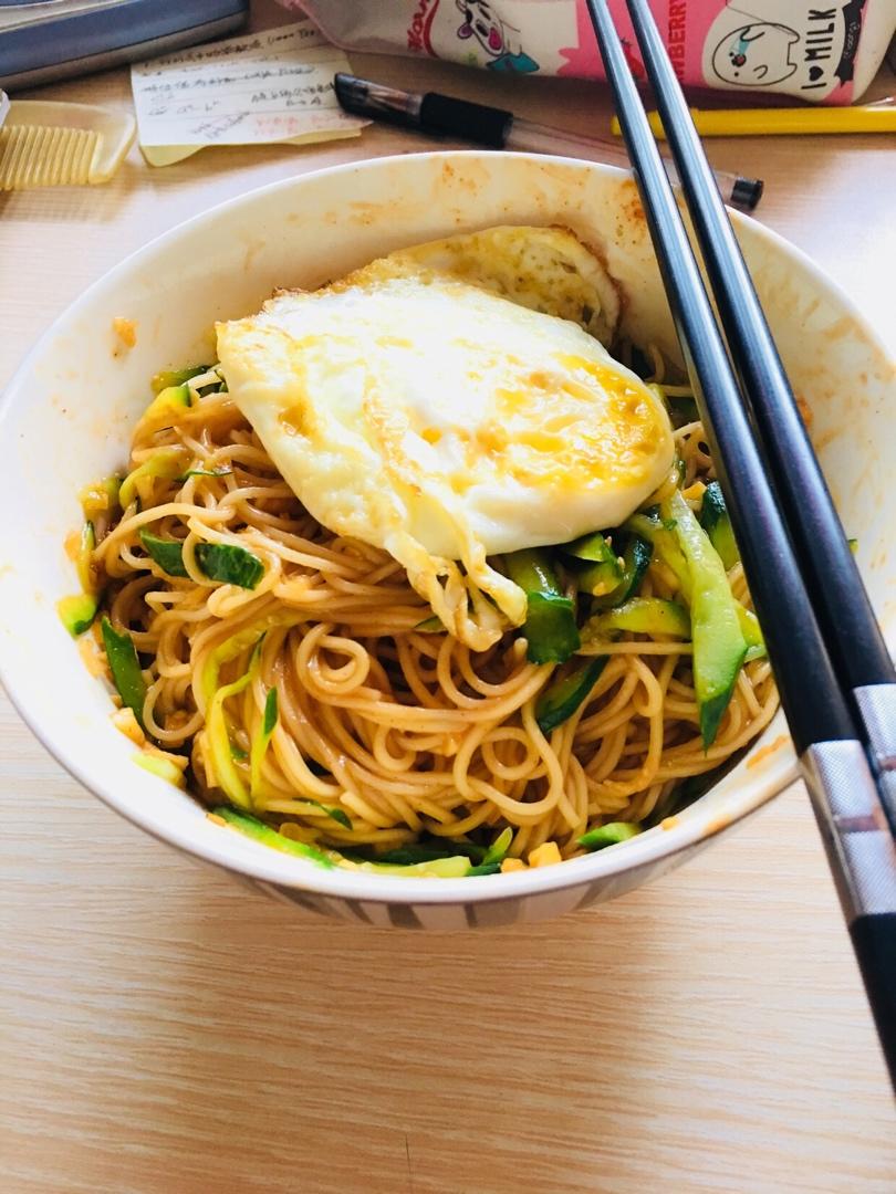㊙️5分钟搞定‼️巨好吃的韩式拌面🍜一盘不够吃‼️