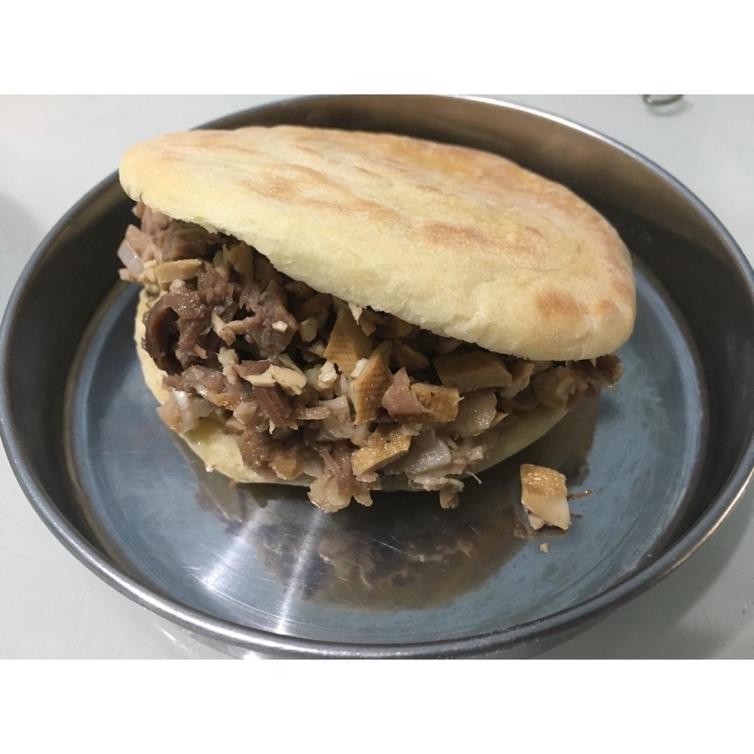 腊汁肉夹馍