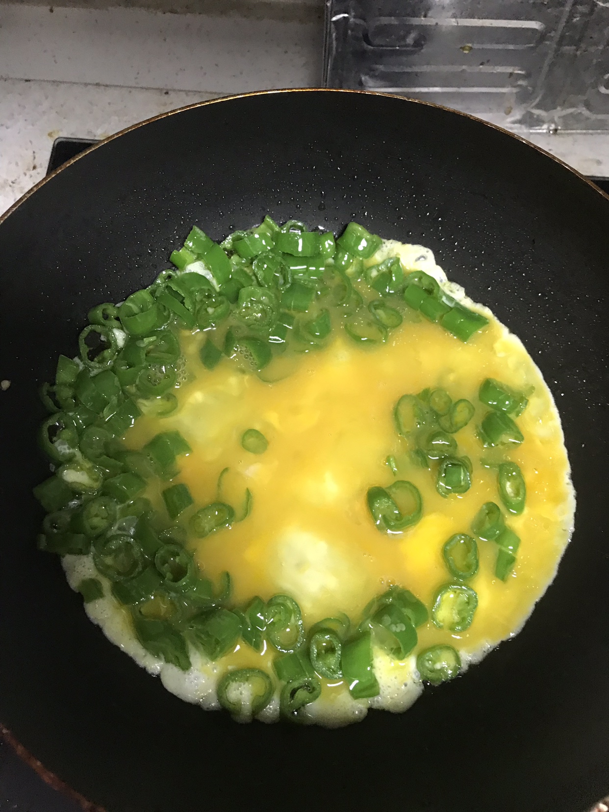 杭椒炒鸡蛋的做法 步骤4