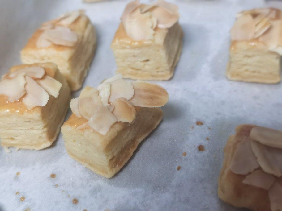 简易开酥方法：杏仁千层酥