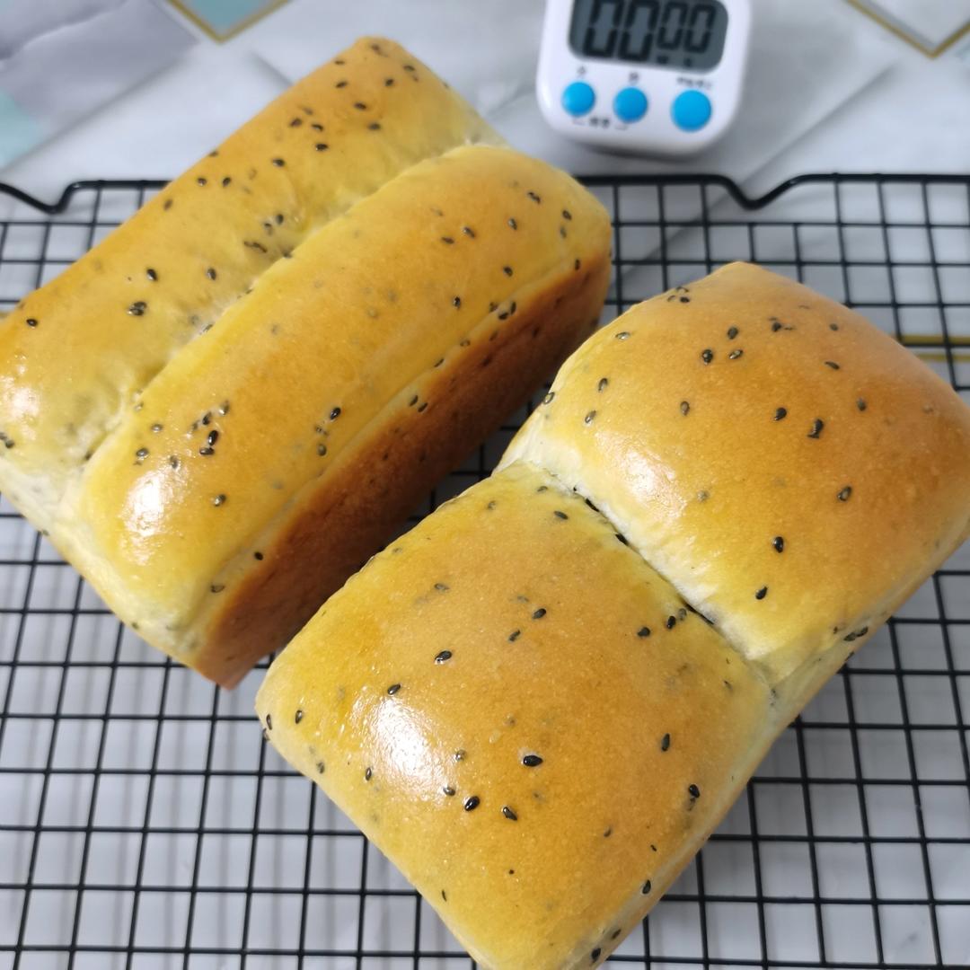 咸盐黑芝麻吐司