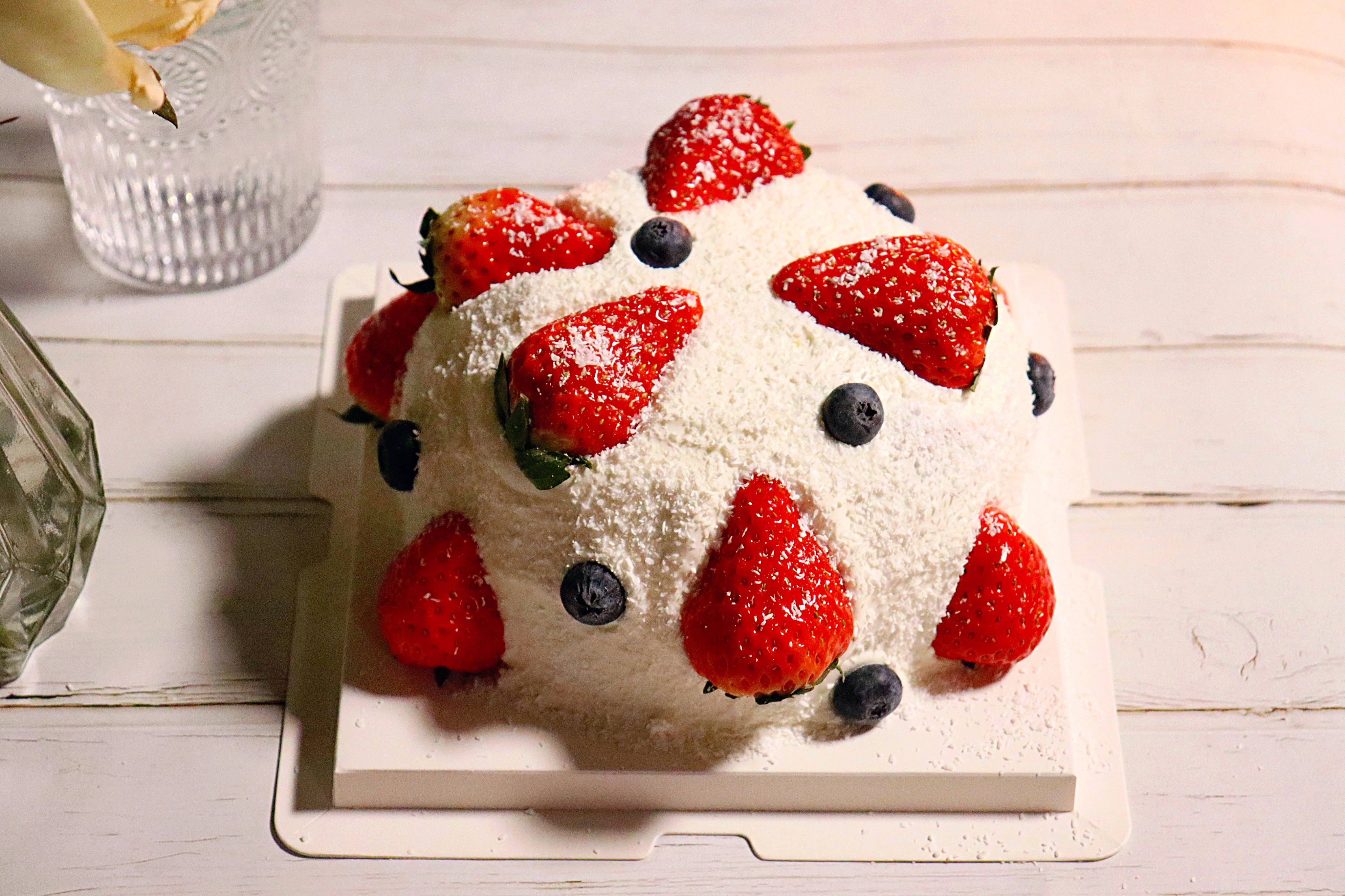 草莓雪球：满嘴草莓的幸福味道！的做法