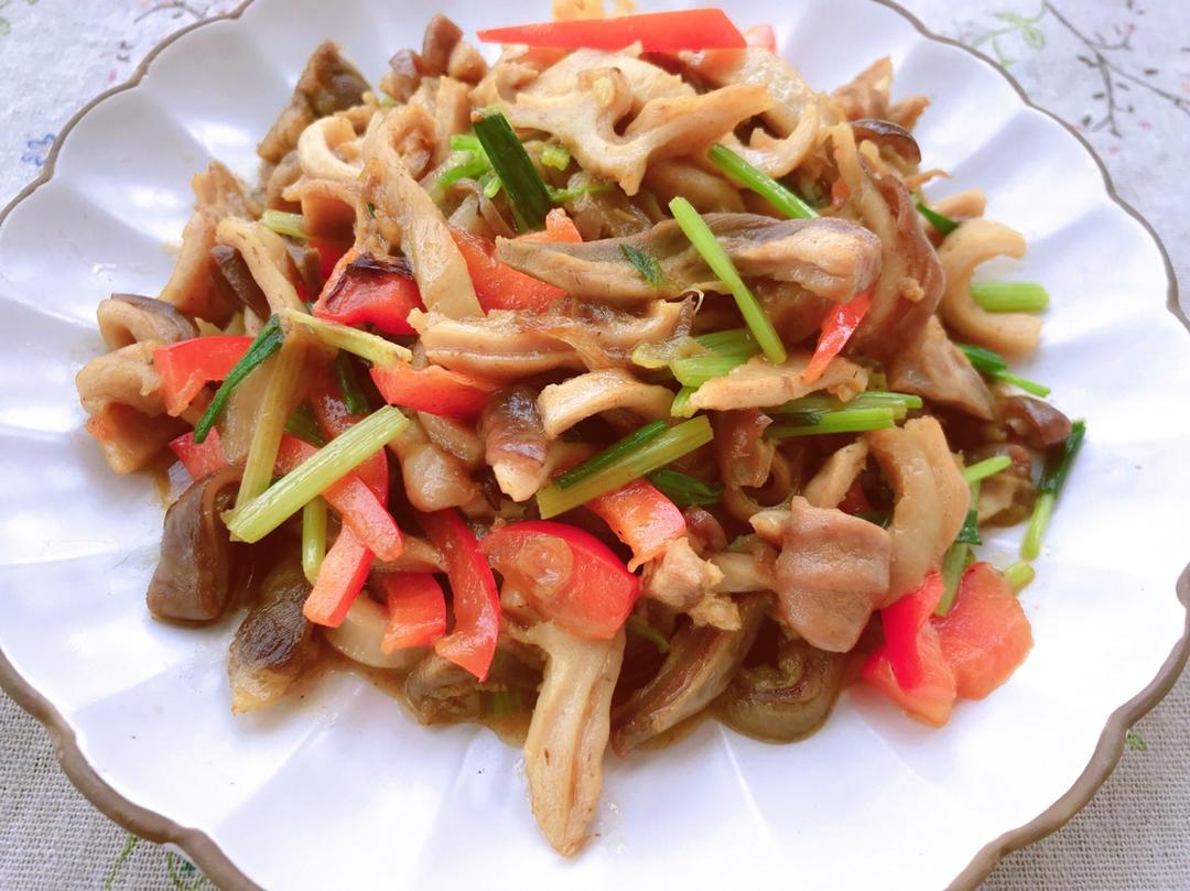 菜椒炒肚片