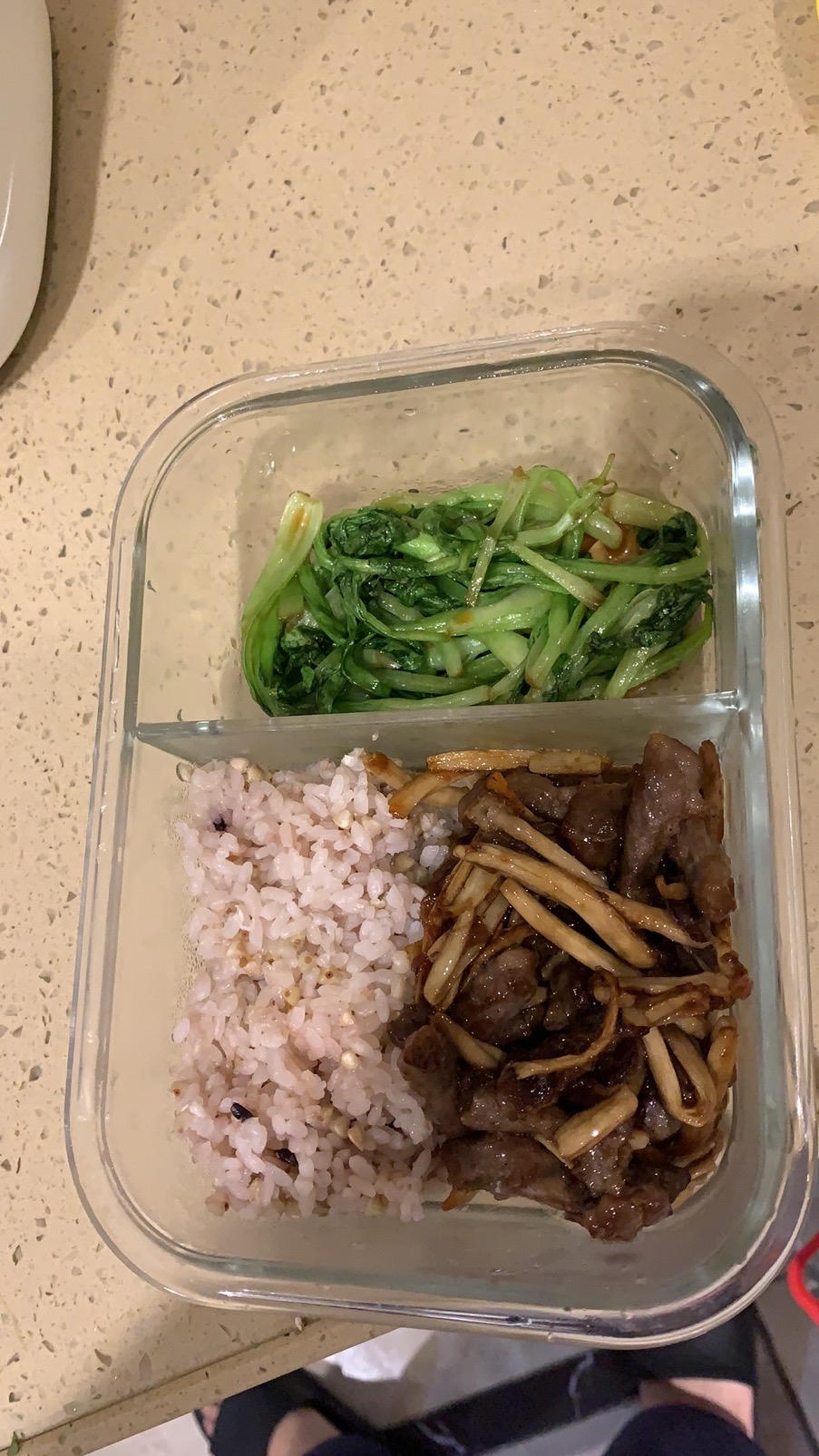 牛肉丝炒茶树菇