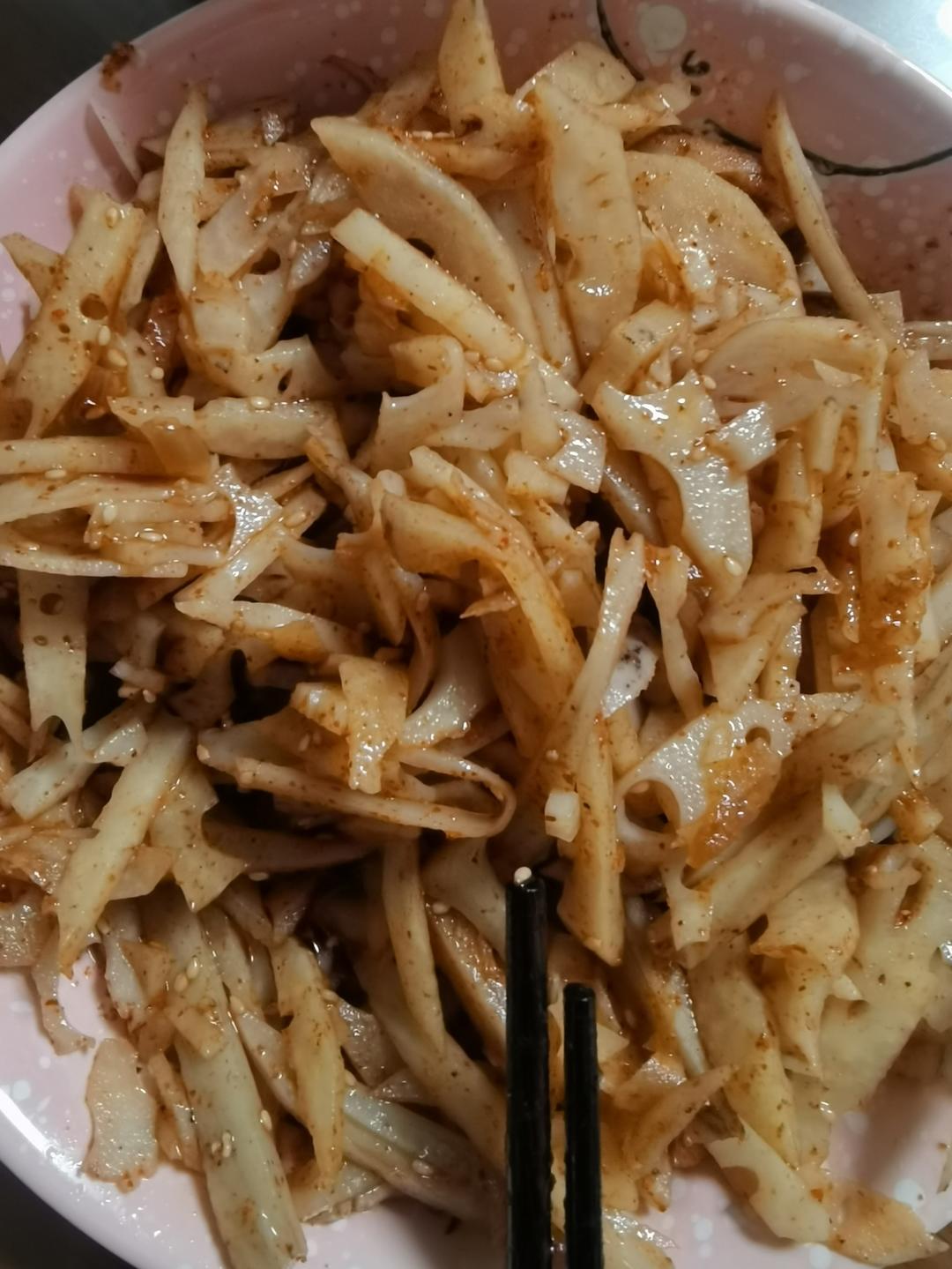 我妈的拿手菜！！炝拌藕丝！酸辣脆爽！