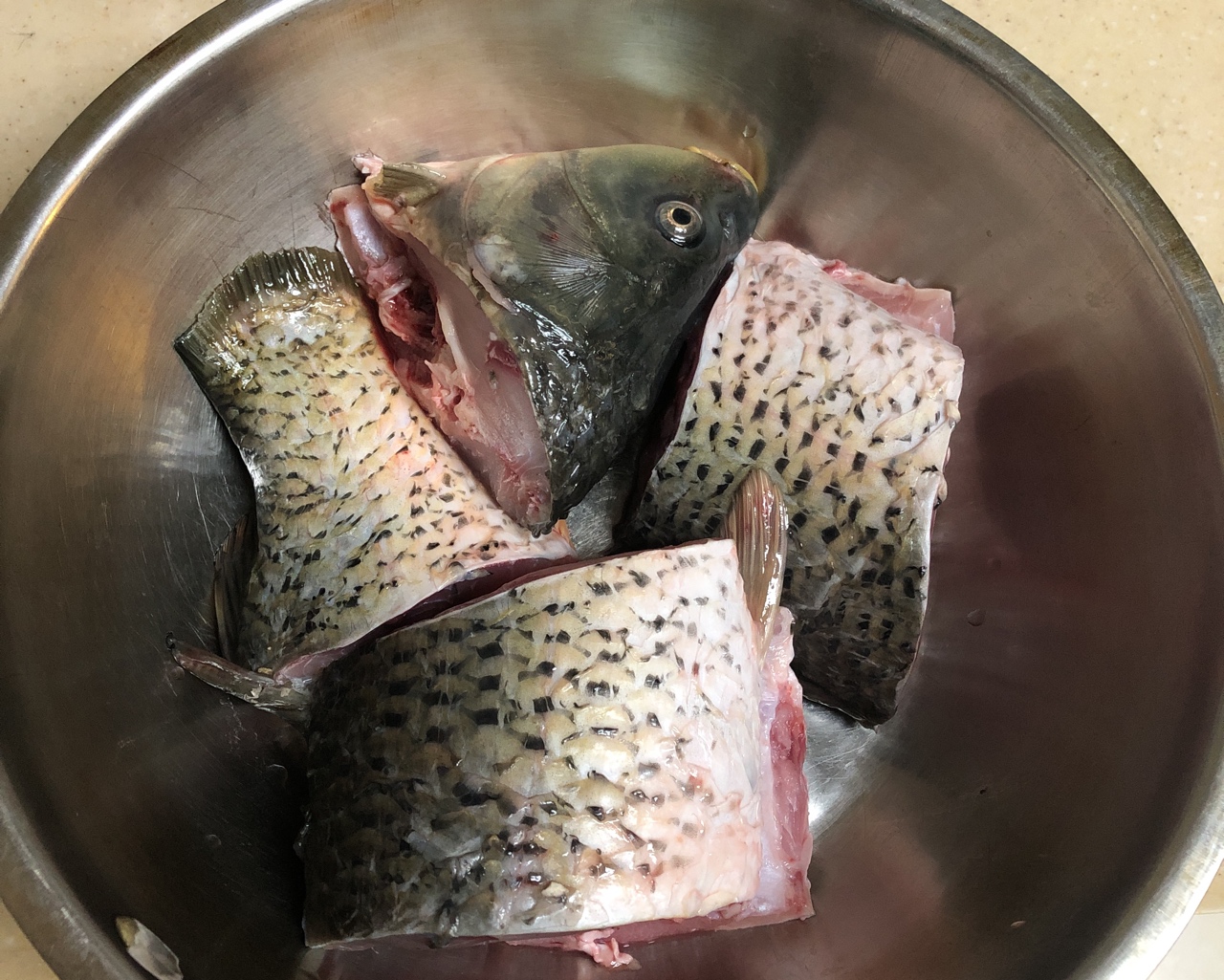 托县炖鱼～特色菜的做法 步骤1