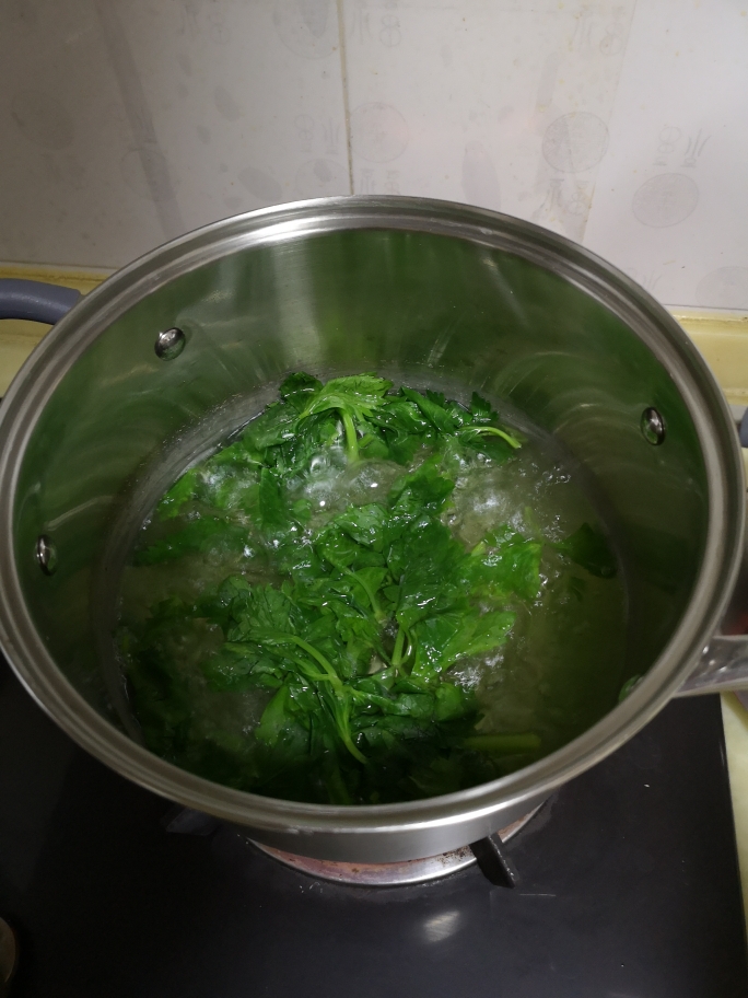 减脂日的粗粮碳水—芹菜胡萝卜窝头的做法 步骤2