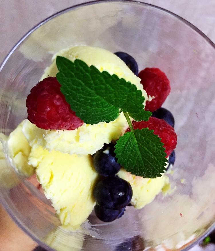 榴莲冰激凌（冷冻后不用搅拌）的做法