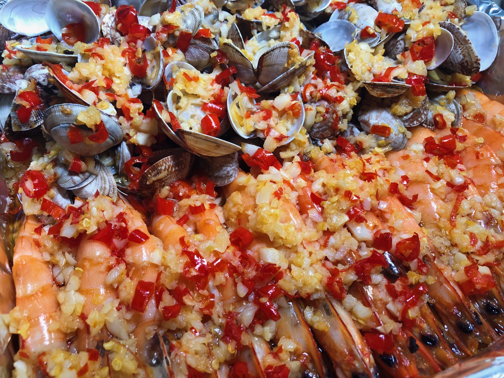 蒜泥金针菇烤虾/花蛤的做法