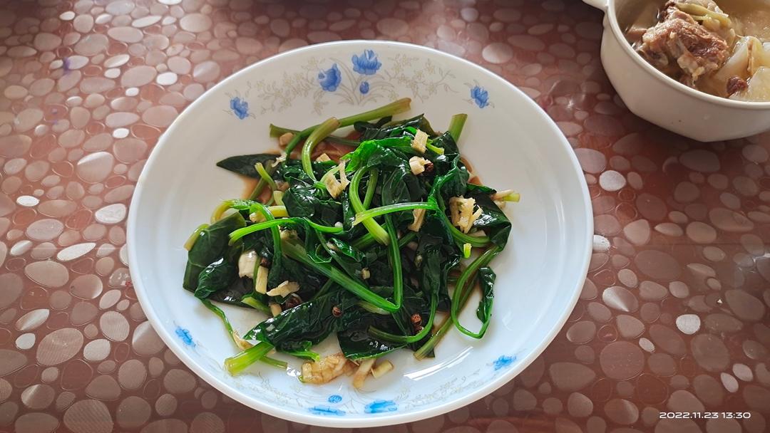 凉拌菠菜(家传秘方)