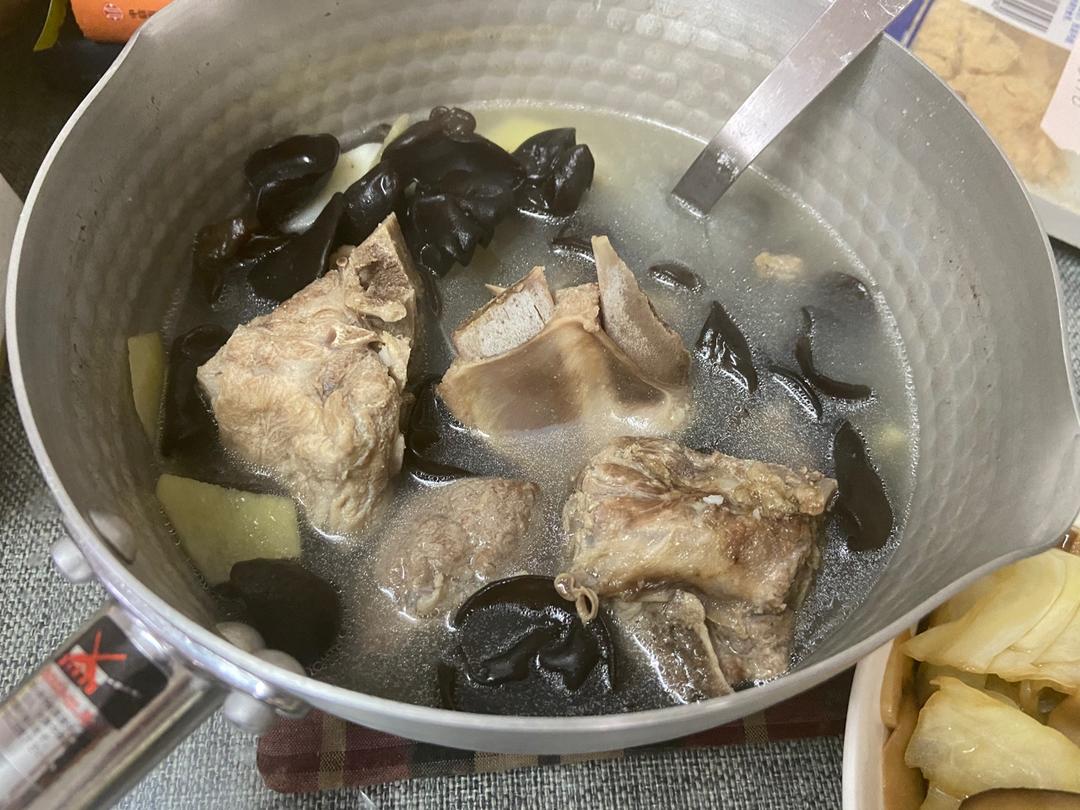 山药黑木耳排骨汤