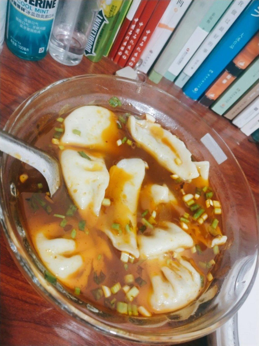 酸汤水饺