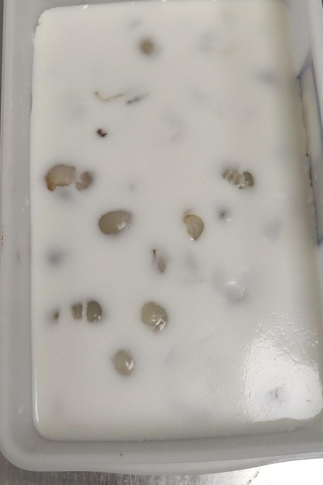 粒粒芒果椰汁冻糕