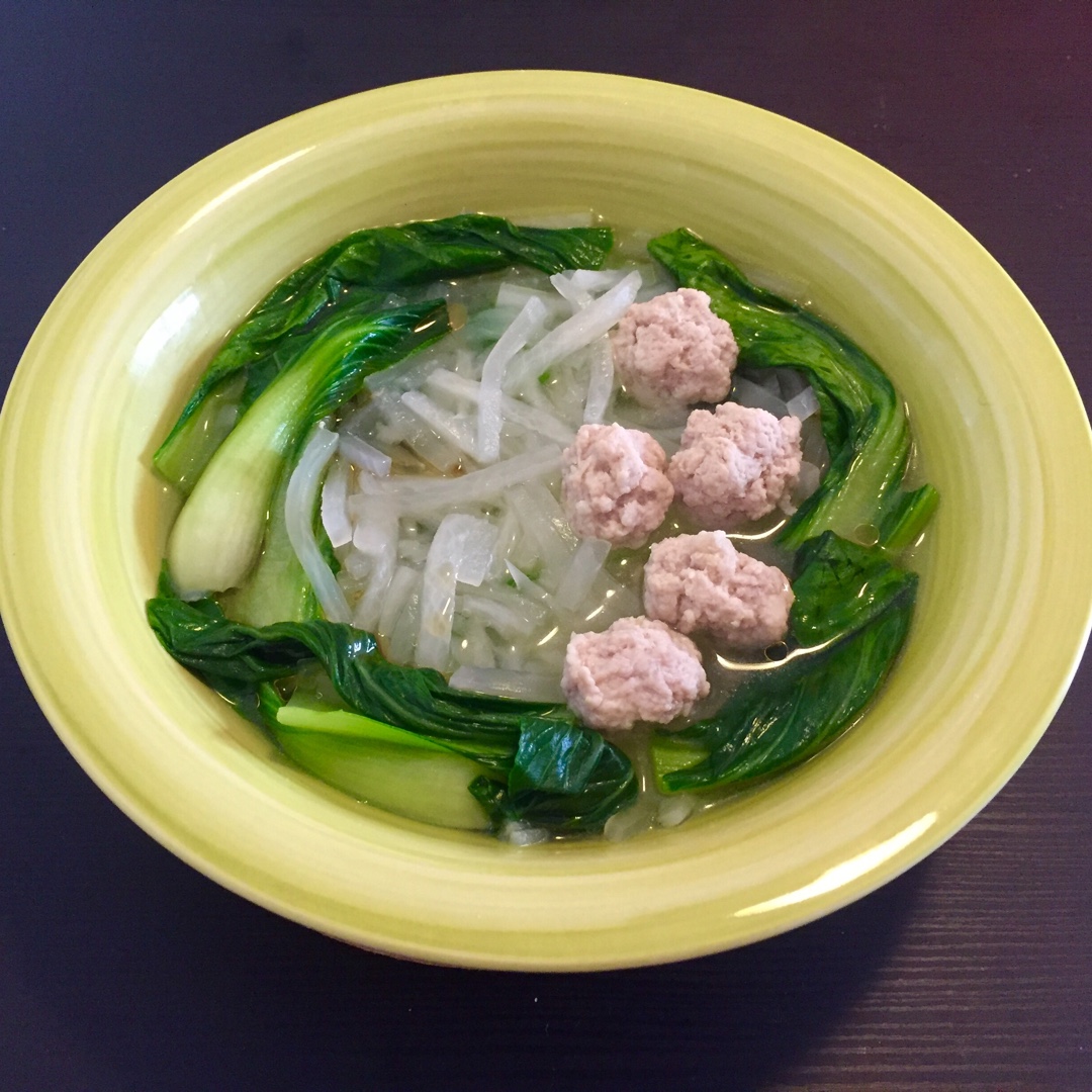 【10分钟系列】白萝卜豆腐圆子汤