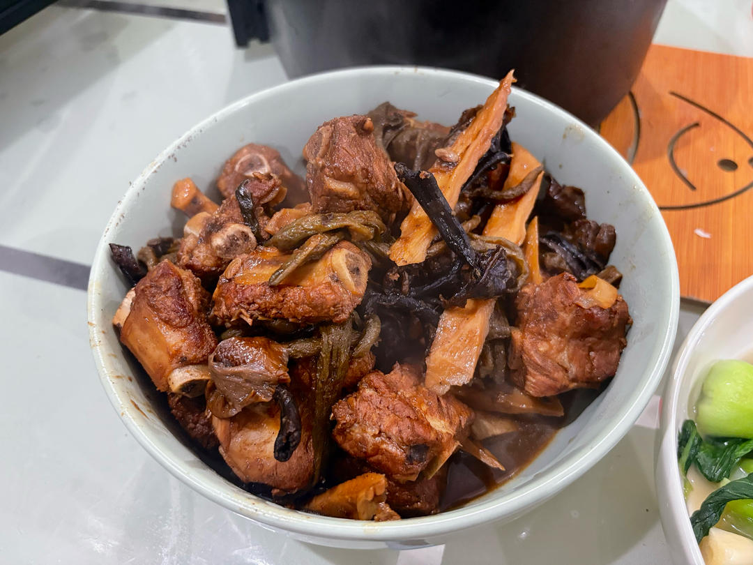 干豆角榛蘑炖排骨