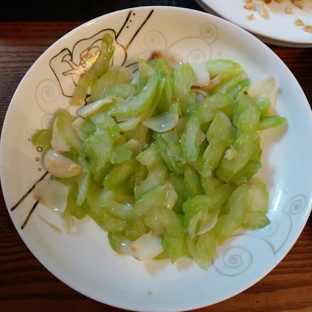 西芹炒百合