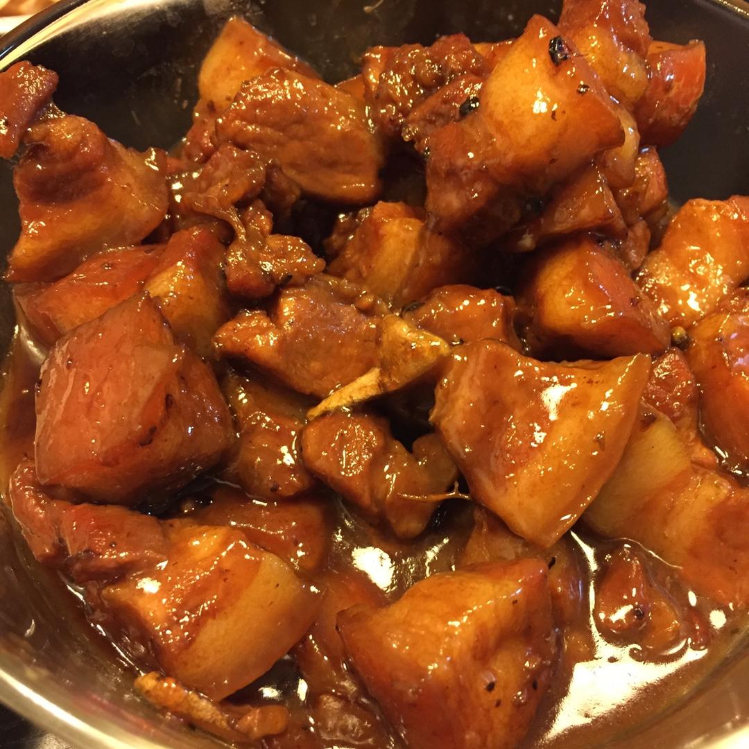 吃着碗里望着锅里的红烧肉