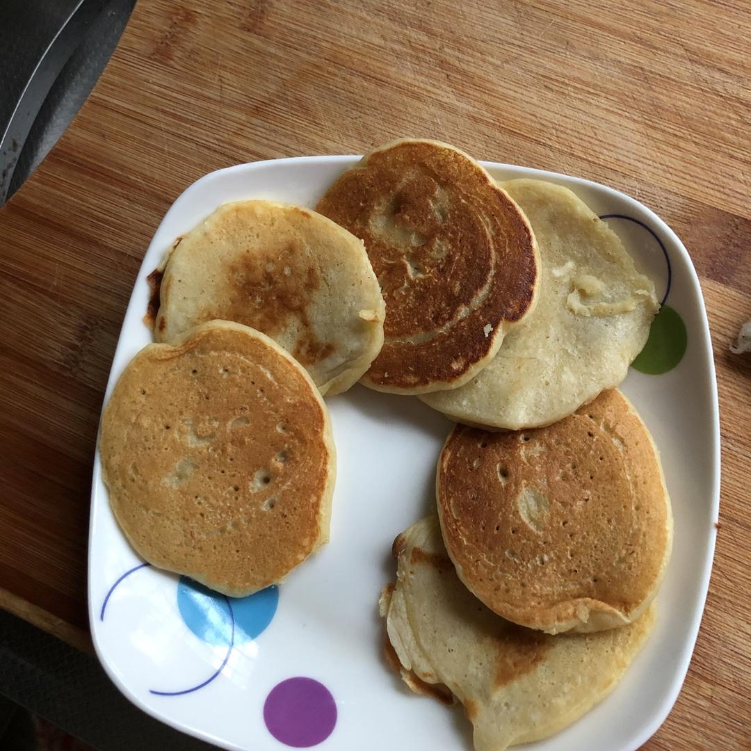 【减脂早餐】无油香蕉松饼（超简单）