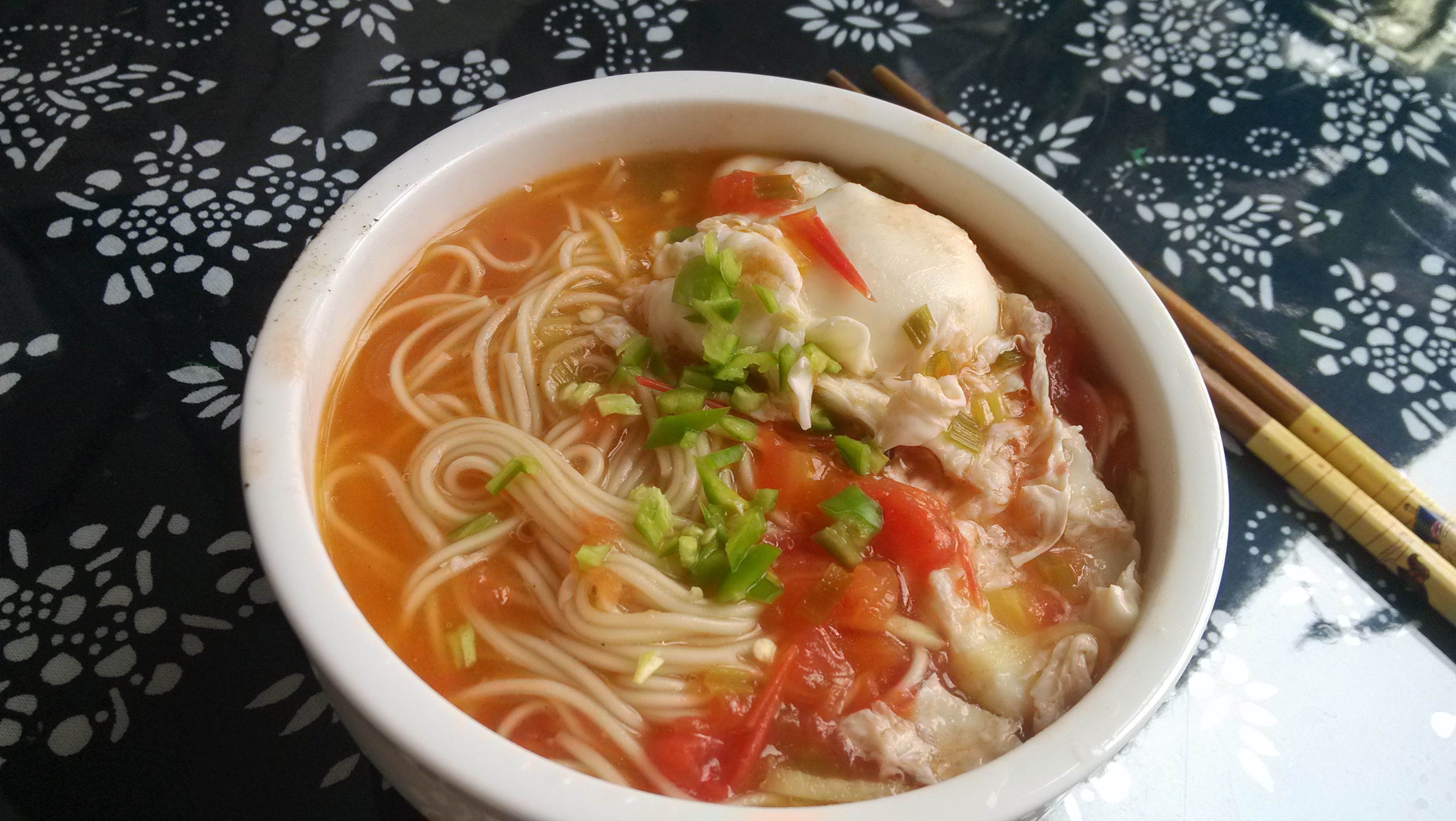 最家常的普通汤面——西红柿鸡蛋龙须面