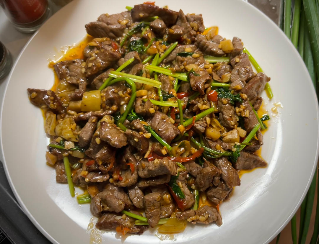 小炒黄牛肉，肉嫩味香！太好吃了简直是米饭杀手！