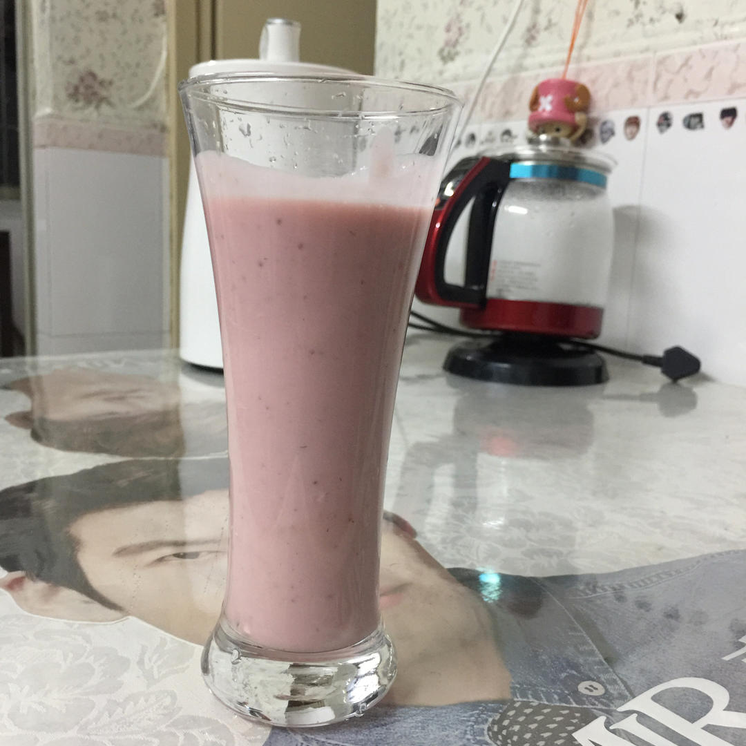 草莓奶昔