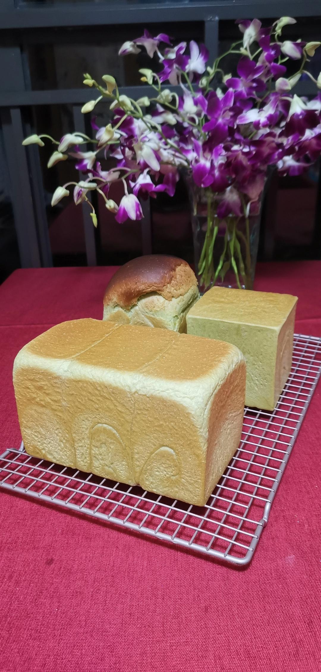 斑斓椰奶手撕吐司