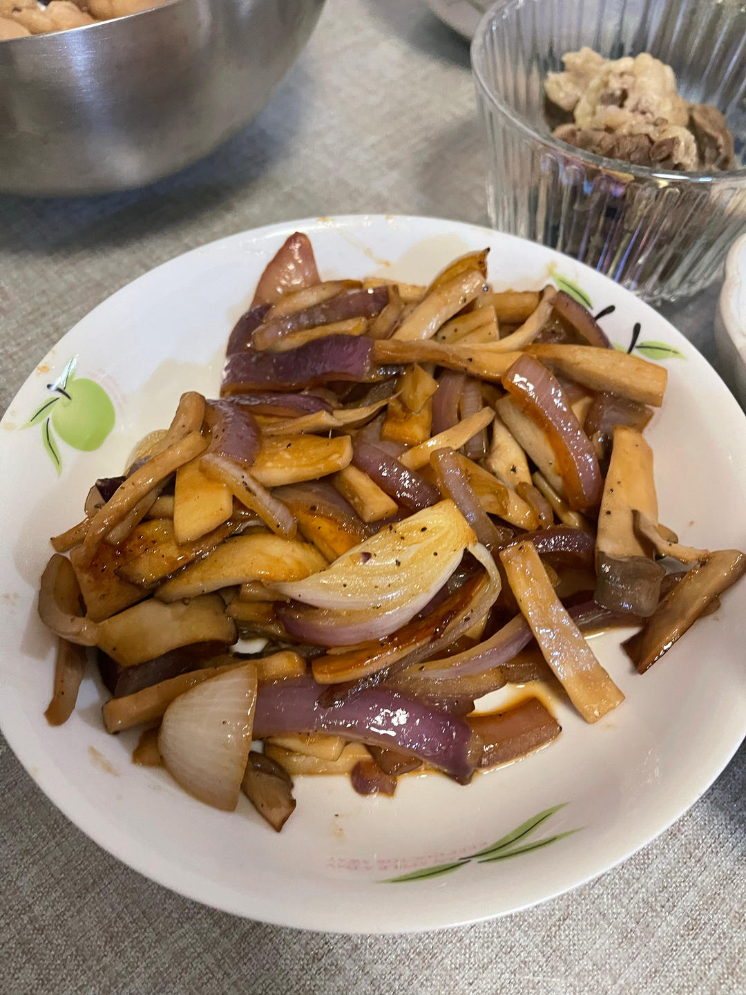 洋葱遇到杏鲍菇