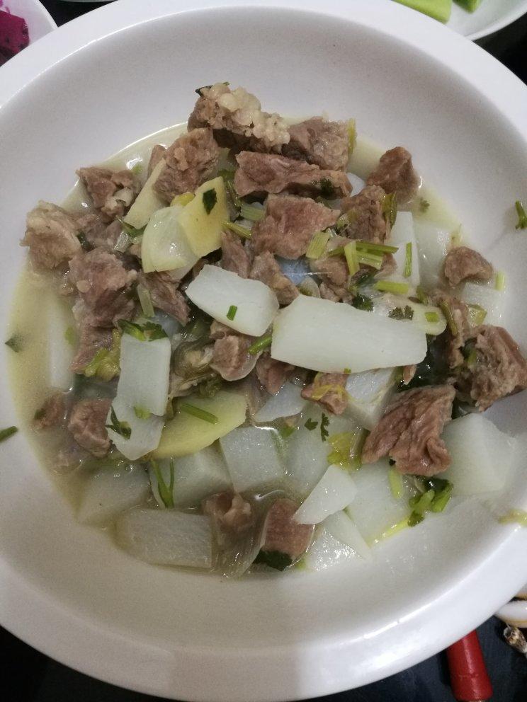 牛肉萝卜汤