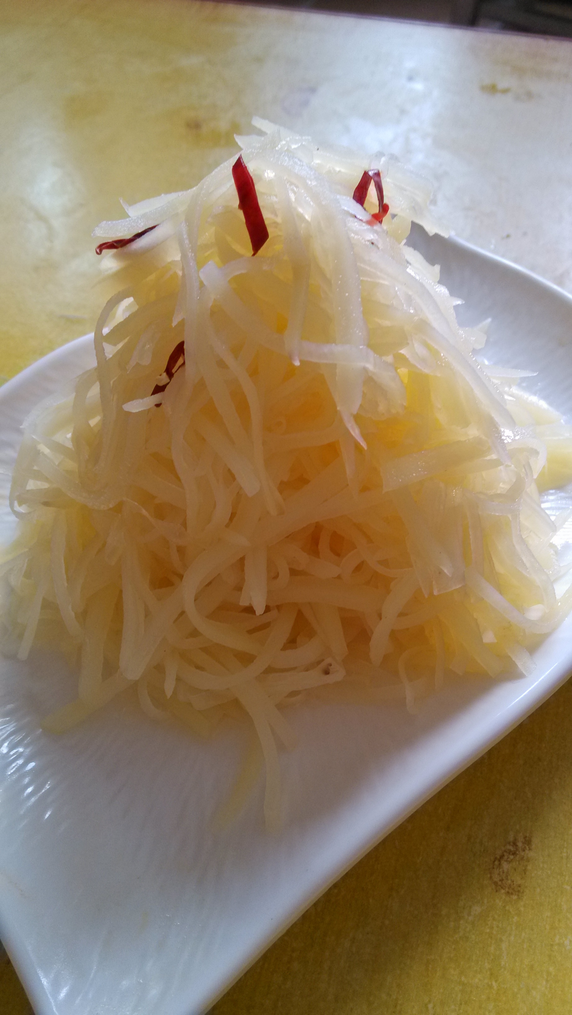 邪草做的呛拌土豆丝儿