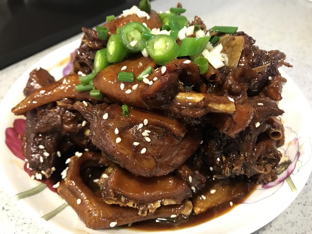 干锅啤酒鸭