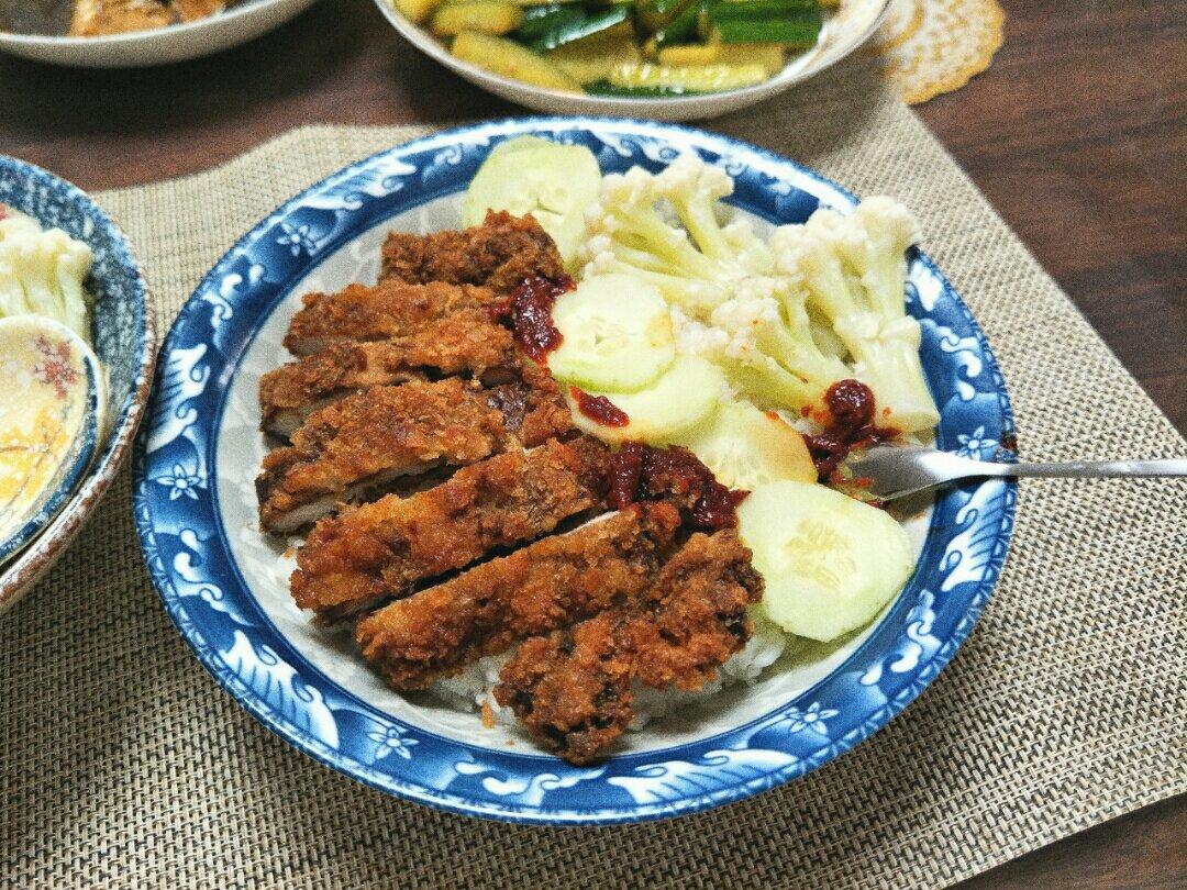 香酥咖喱猪排饭