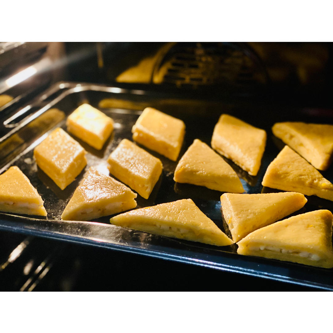 淡奶油粗砂司康