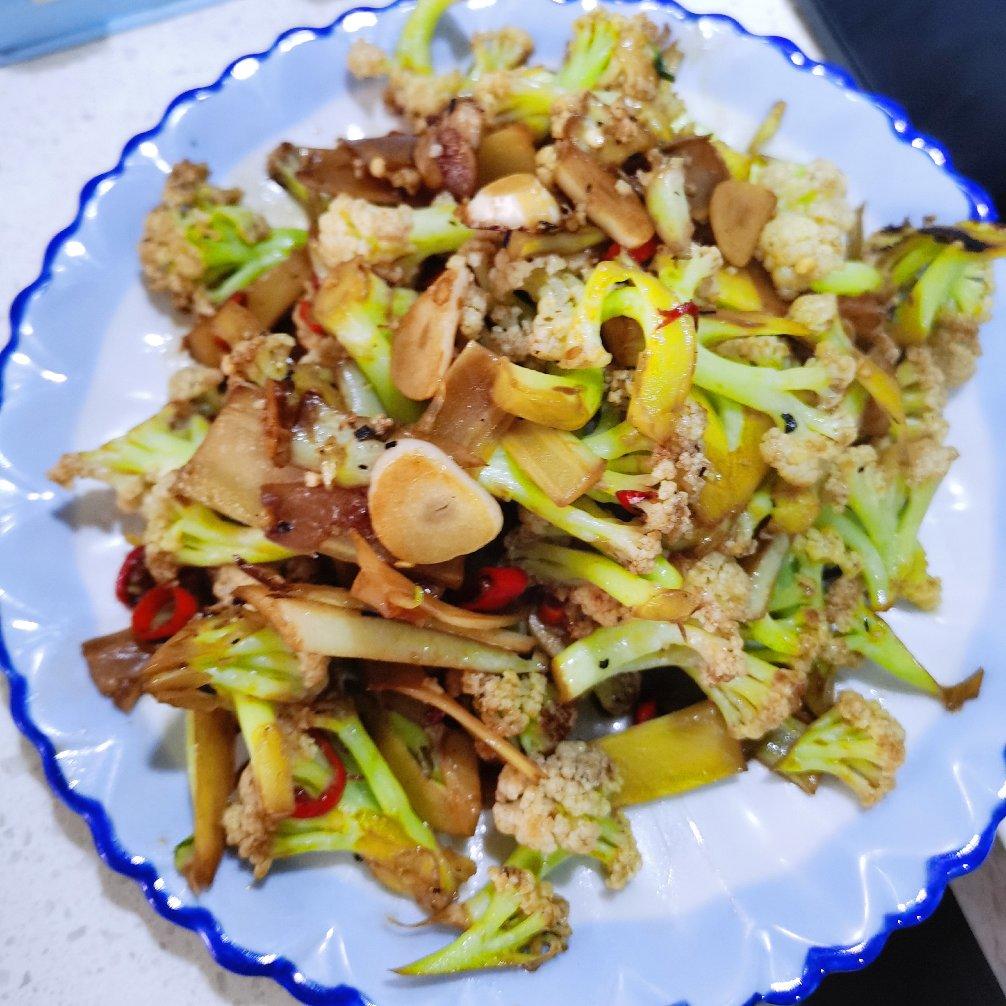 老丁的私房菜-干锅花菜