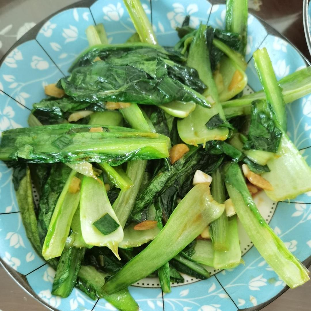 蒜蓉耗油清炒油麦菜，减脂快手菜，宝宝超爱，傻瓜步骤，屡试不爽，好吃且下饭，鲜香爽口！！