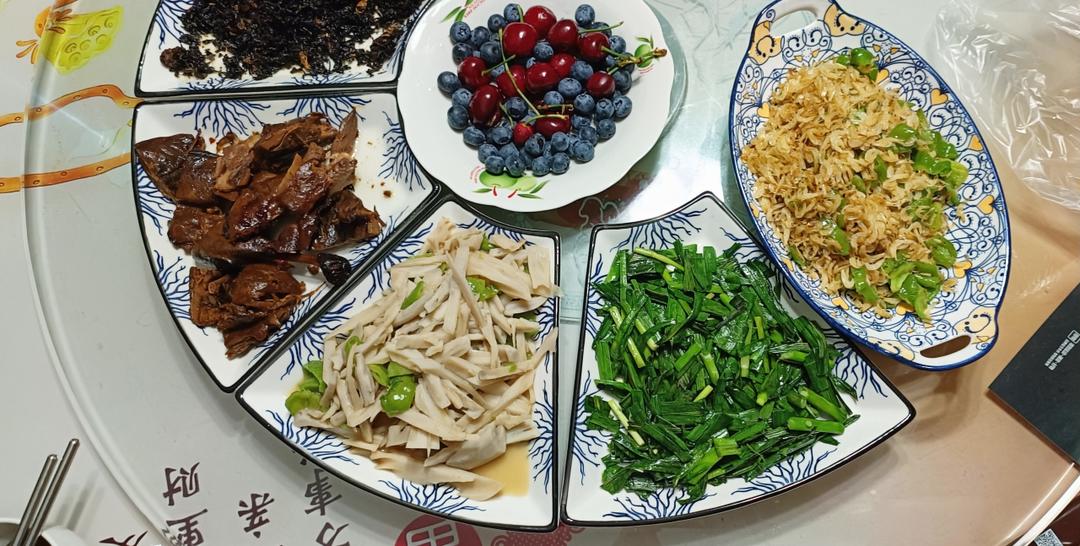 无敌下饭菜青椒炒藕丝