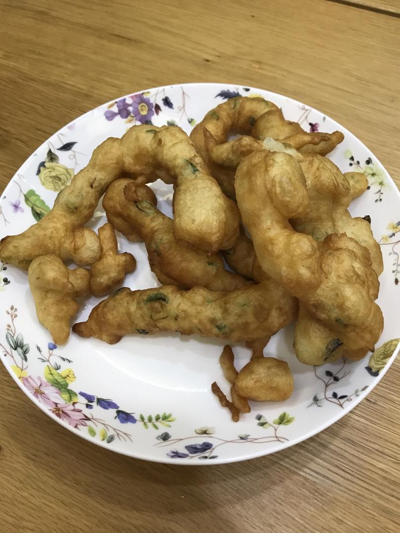 懒人油条做法，手不碰面，一挤就出锅，又软又香