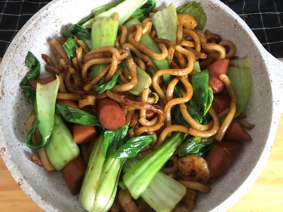 黑胡椒炒乌冬面