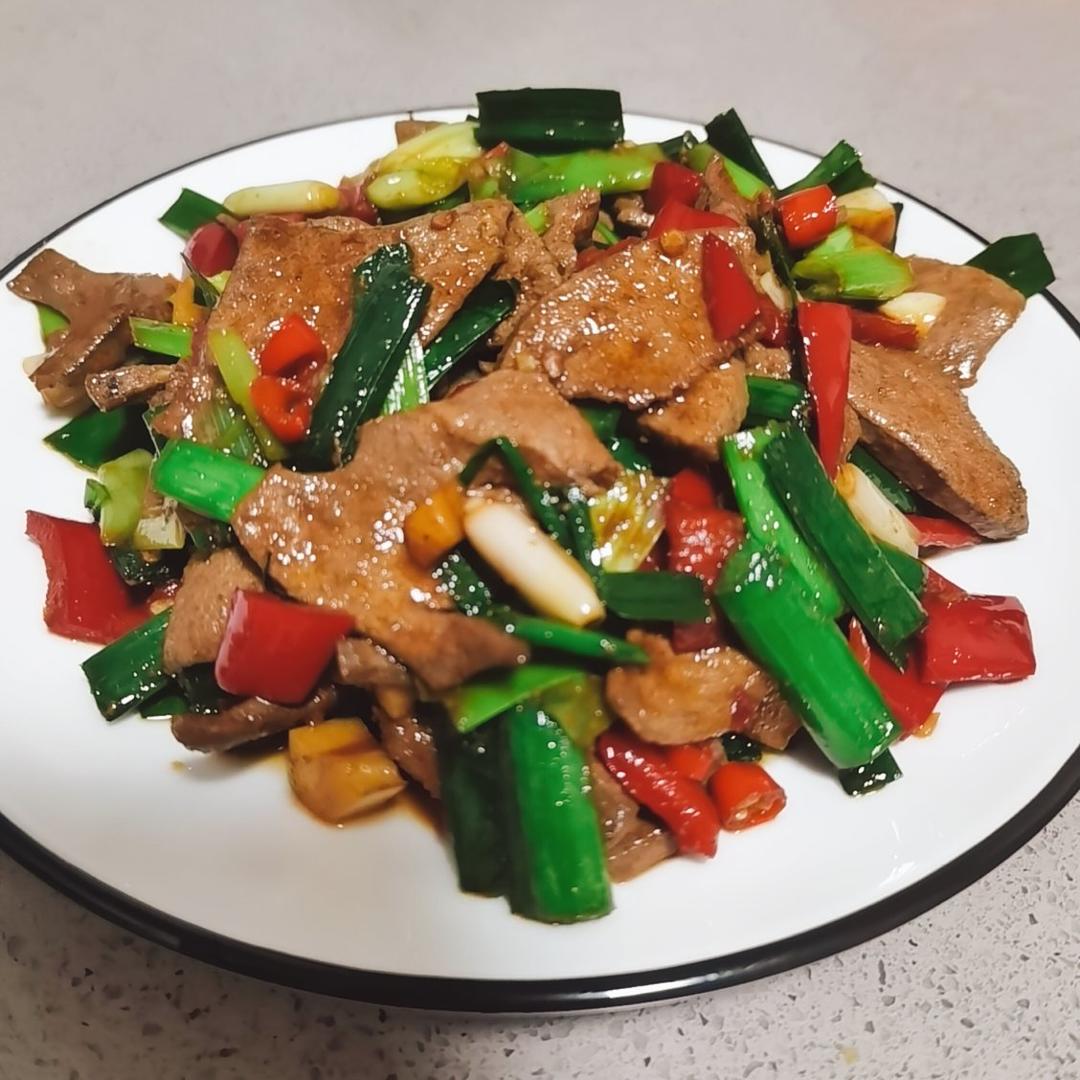 厨师长教你：“小炒猪肝”的家常做法，味道干香很赞，先收藏起来