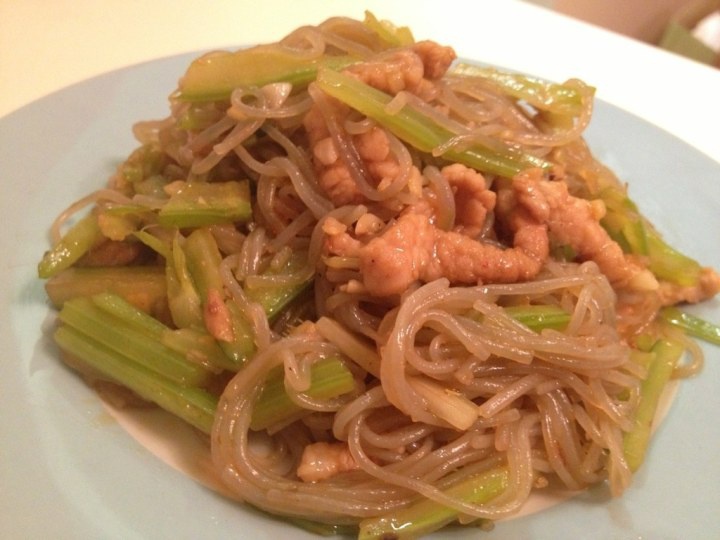 芹菜炒粉条