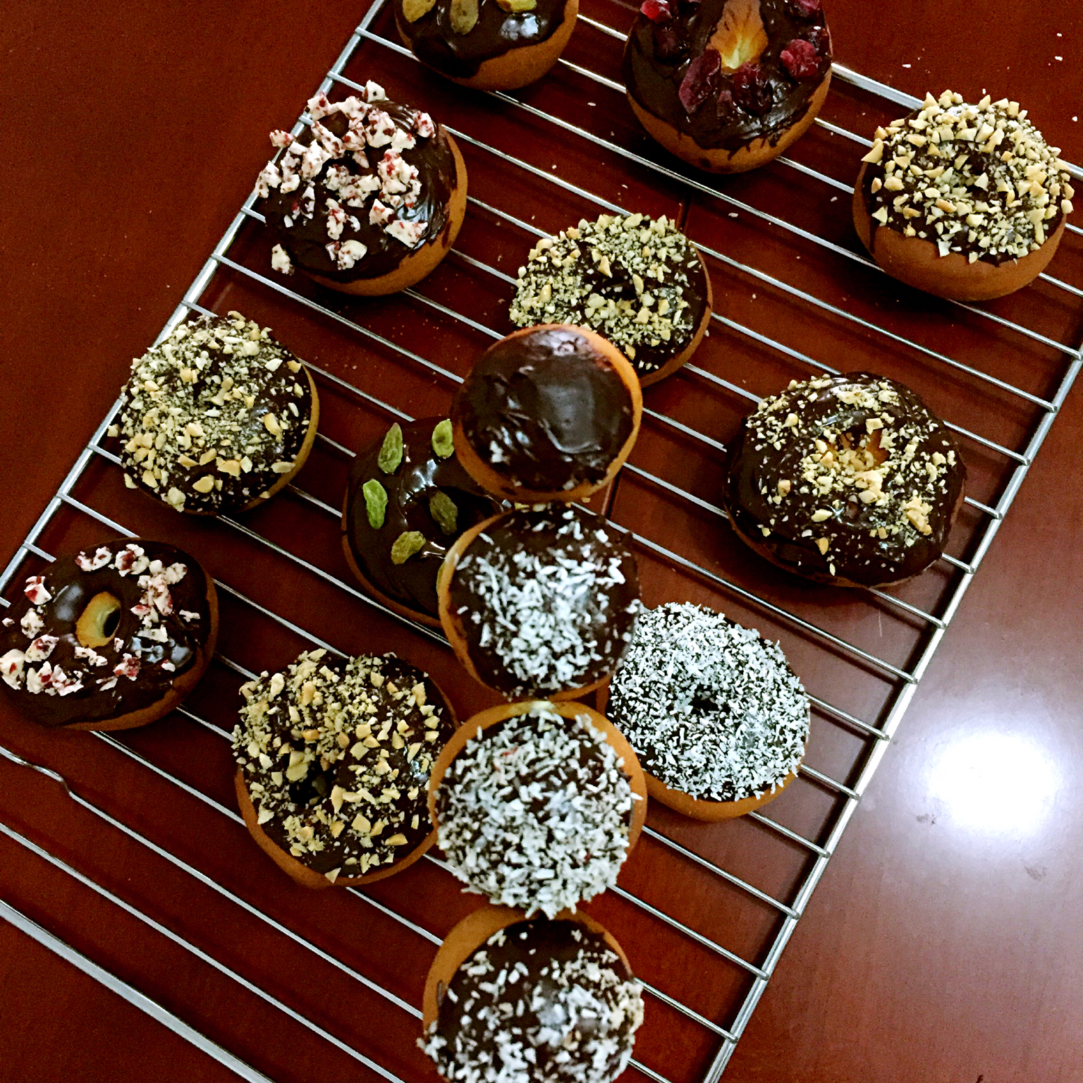 烤箱版甜甜圈୧(๑•̀⌄•́๑)૭小小群