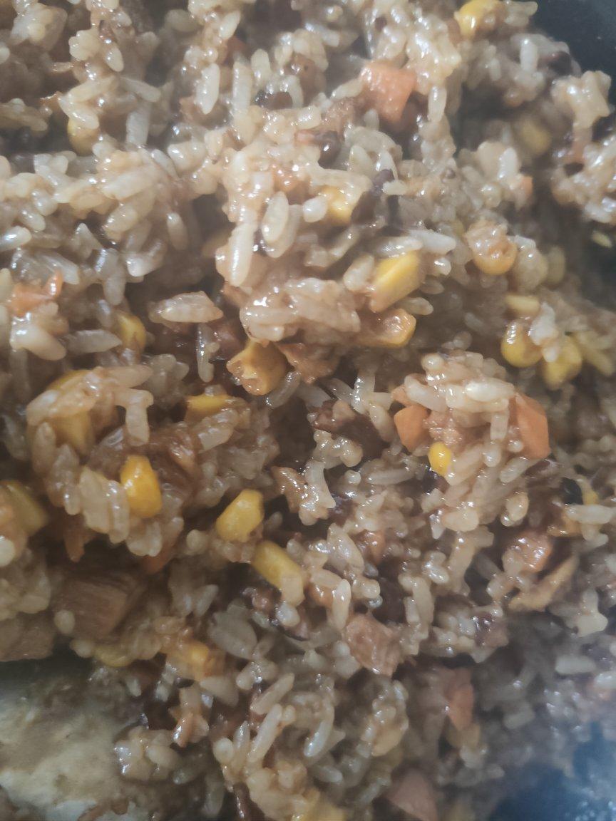 低油健康的香菇鸡肉糯米烧卖（附详细的手法）