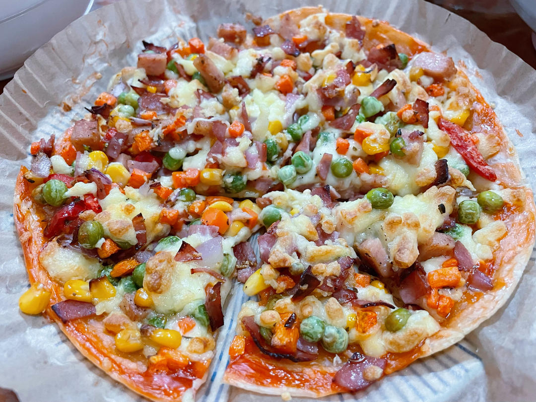 薄底手抓饼披萨
