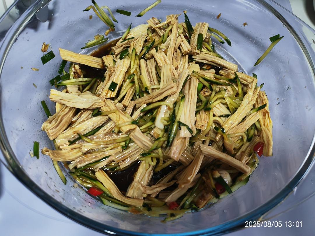 凉拌（腐竹木耳黄瓜）