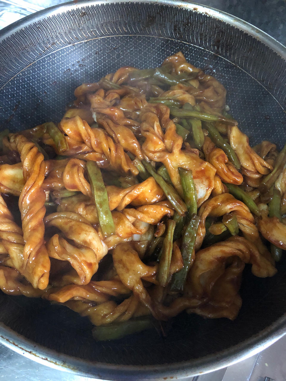 懒人一锅烩——排骨扁豆焖卷子