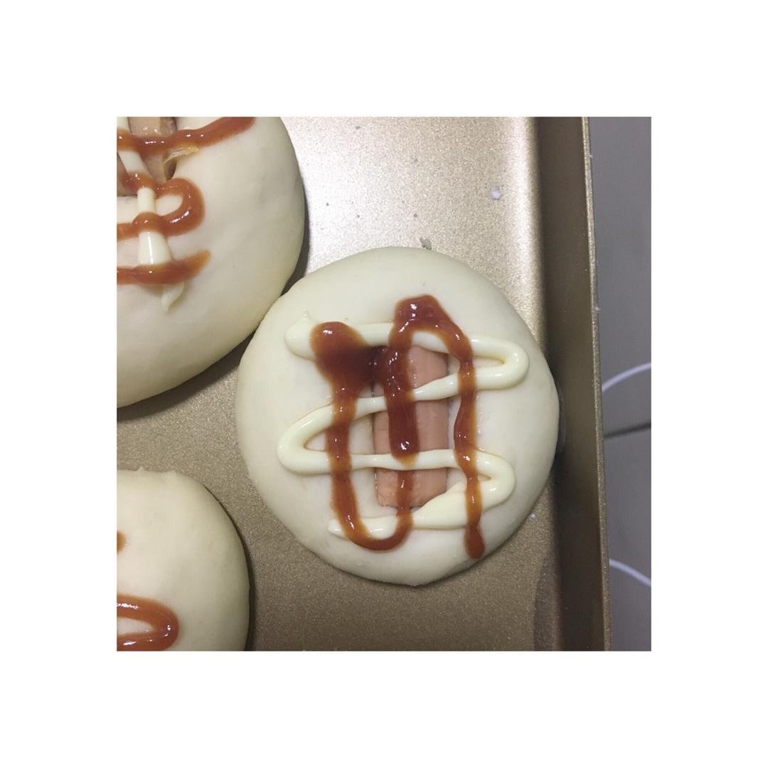 脆皮肠仔餐包