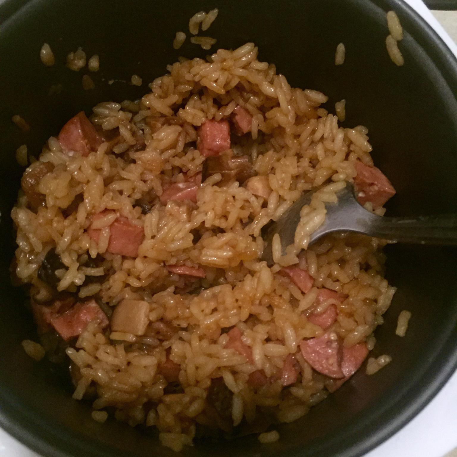 电饭锅香菇香肠饭(●´∀｀●)