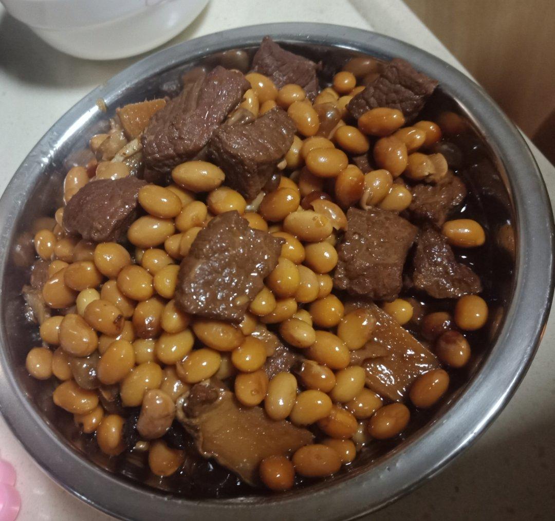 黄豆炖牛肉