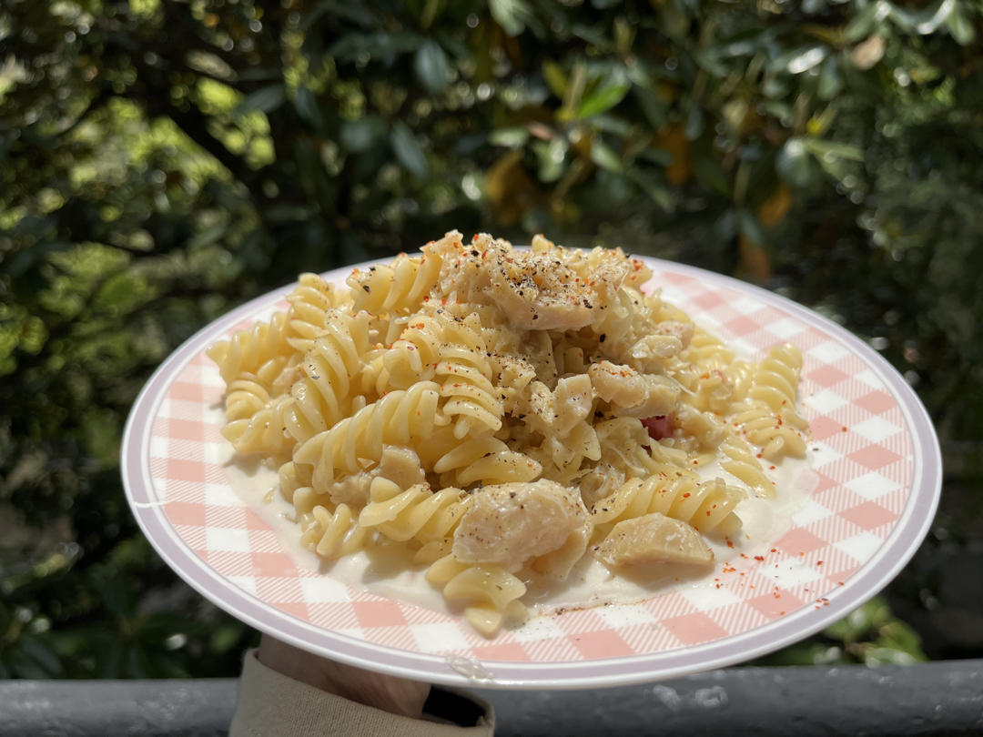 白蘑菇奶油培根意面